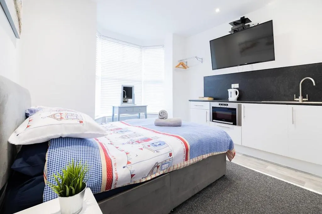 Guest house Hillcrest Studio Apartments Cleethorpes